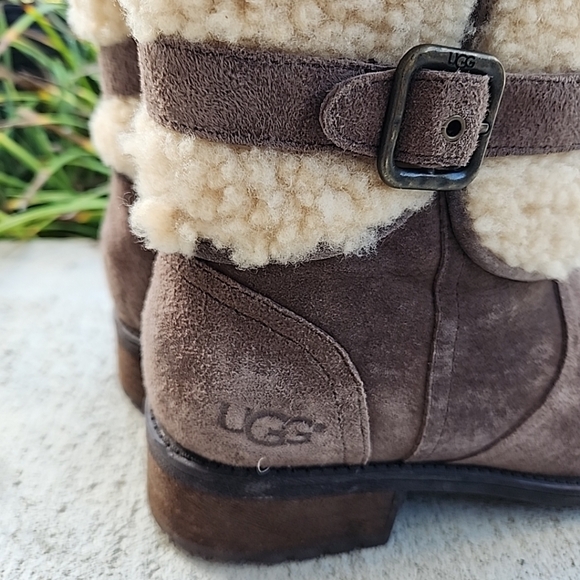 UGG AUSTRALIA Blayre II Women’s Size 9.5 Suede Sheepskin Boots Side Zip 1006039 - Picture 5 of 13
